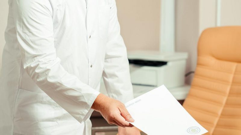 Dlaczego warto skorzystać z usług psychoterapeuty?